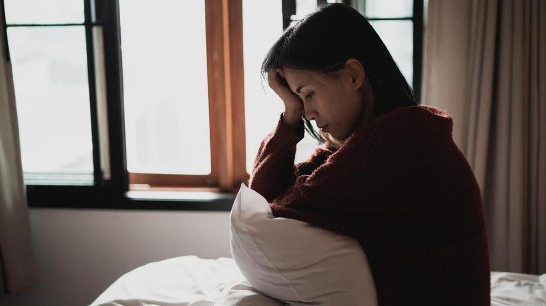 &laquo;Уже много лет стесняюсь спать с мужем. Мне кажется, я храплю&raquo;  (Психология)