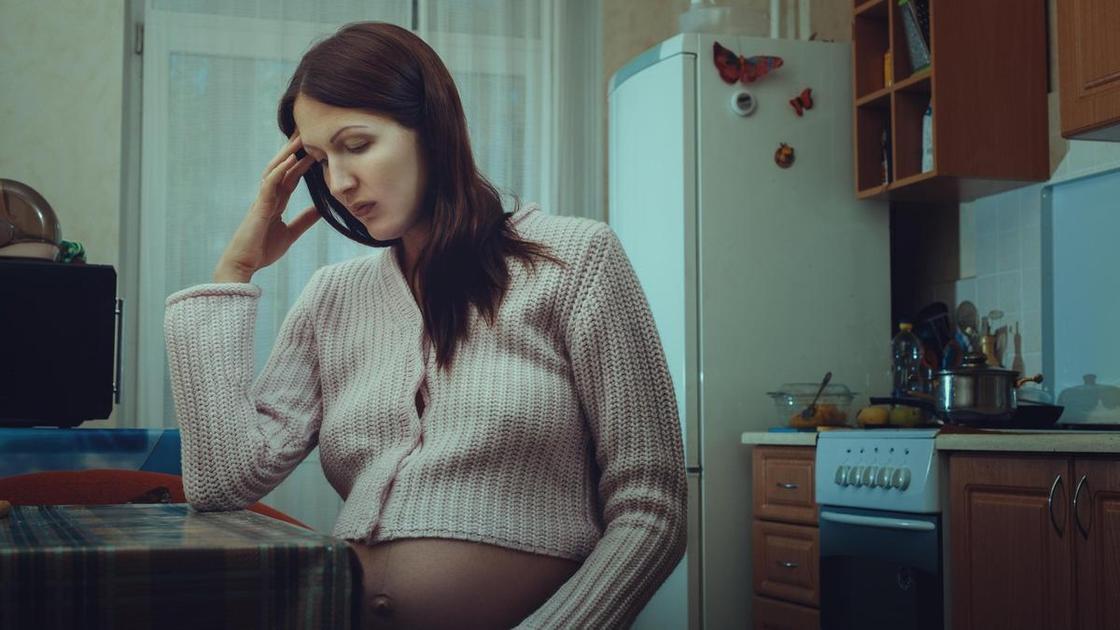 &laquo;Я вырастила дочь мужа с ДЦП, родила общую дочку, жду третьего. Нет сил на падчерицу, раздражает&raquo;  (Психология)