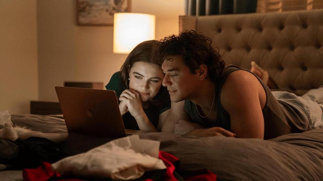 О чем сериал &laquo;Вне кампуса&raquo; (Off Campus) 2026: психологический обзор  (Психология)