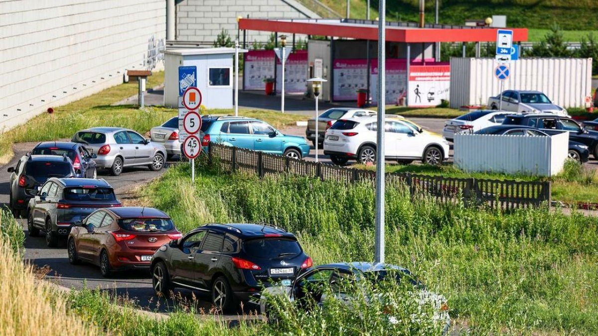 Топливный кризис в России: что происходит, мемы про бензин и советы психологов  (Психология)