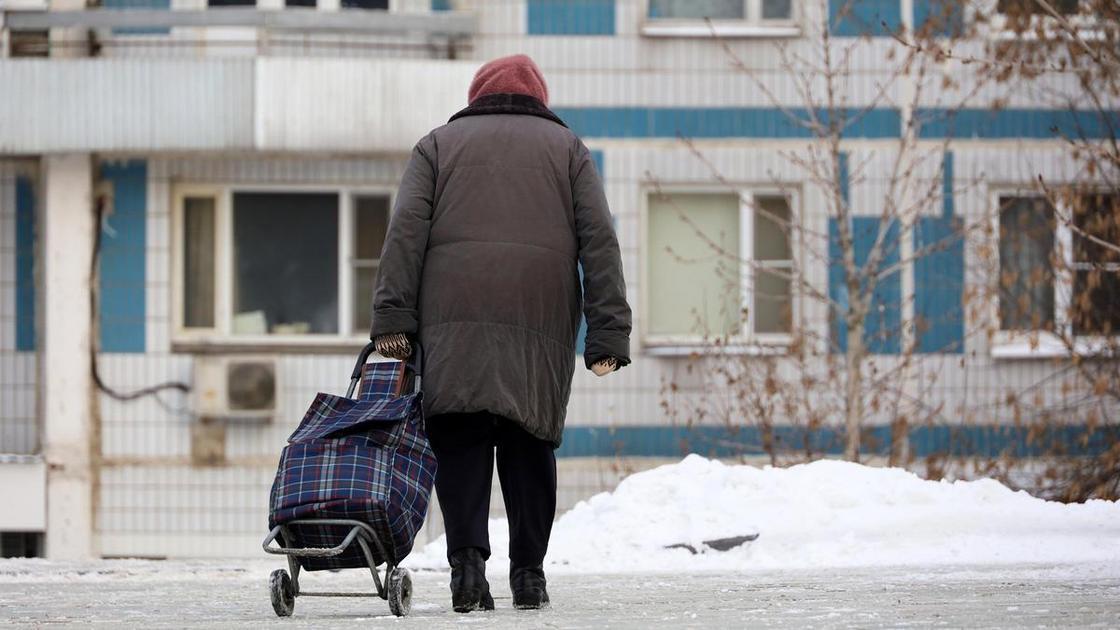 Пенсионерка о жизни на пенсию в 17 500 рублей: трудности с оплатой коммуналки и нехватка средств  (Психология)