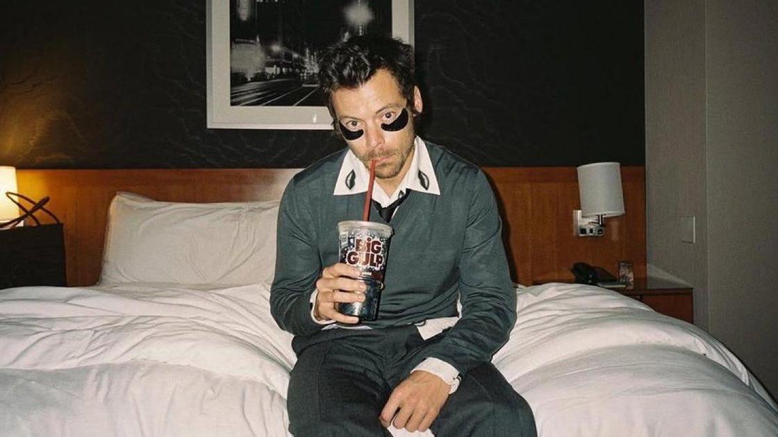 Песня Aperture Гарри Стайлза (Harry Styles): смысл, перевод, клип, новый альбом  (Психология)